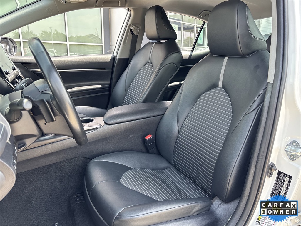 Vehicle image 19 of 25
