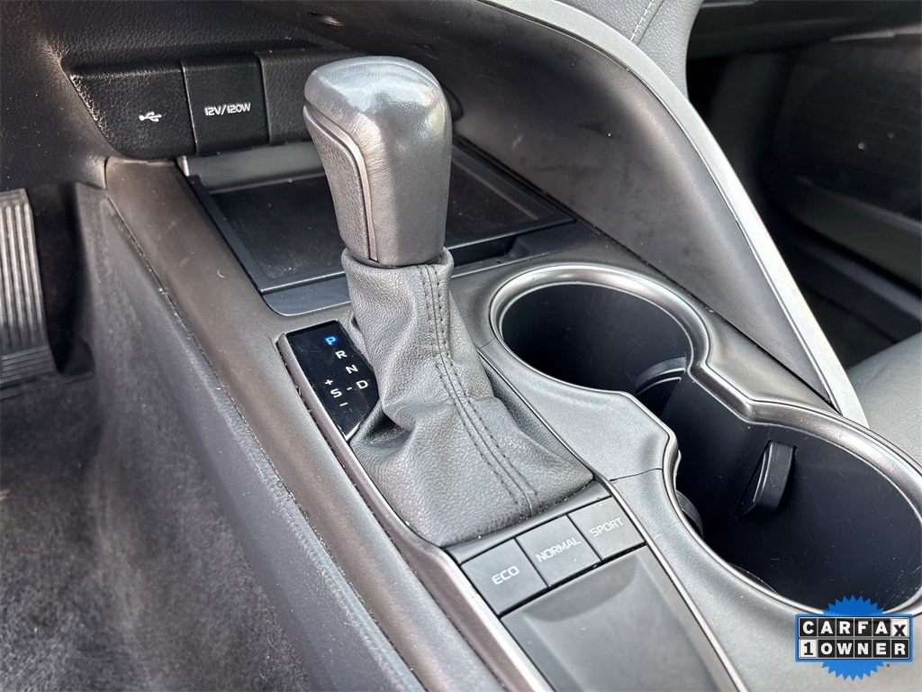Vehicle image 16 of 25