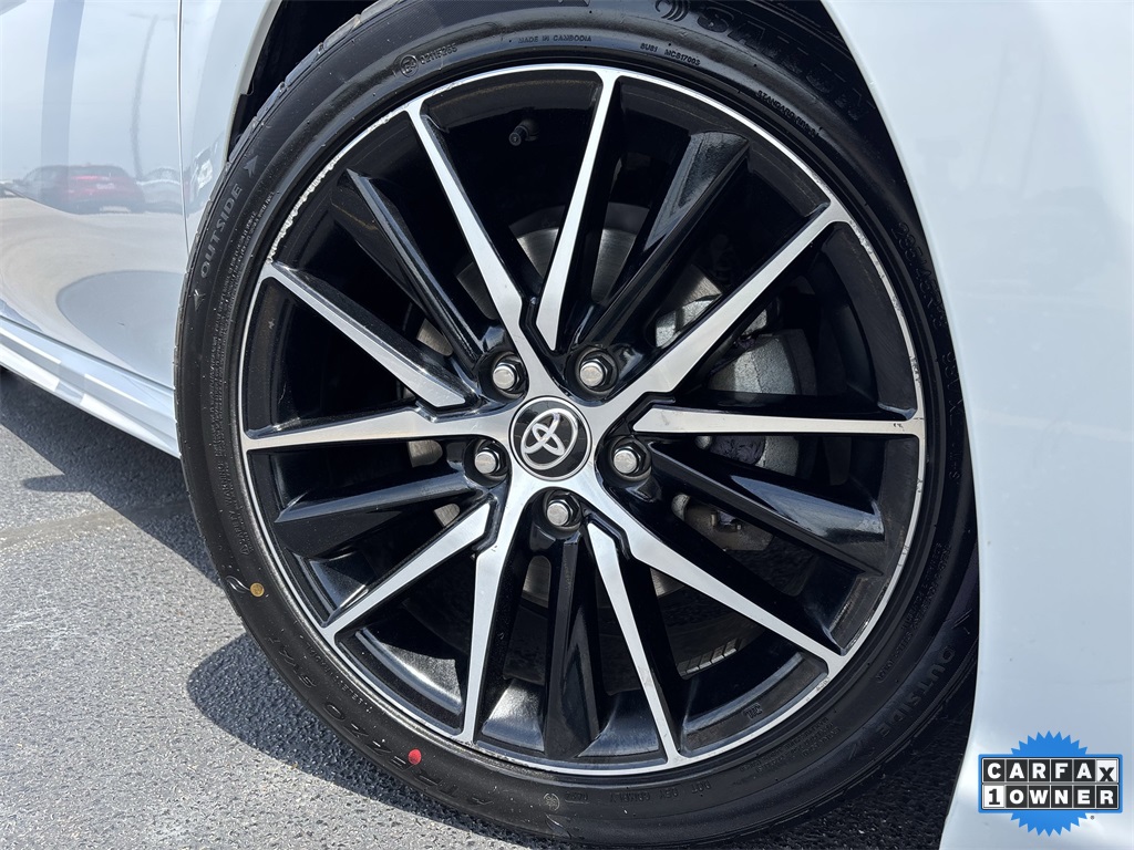 Vehicle image 7 of 25