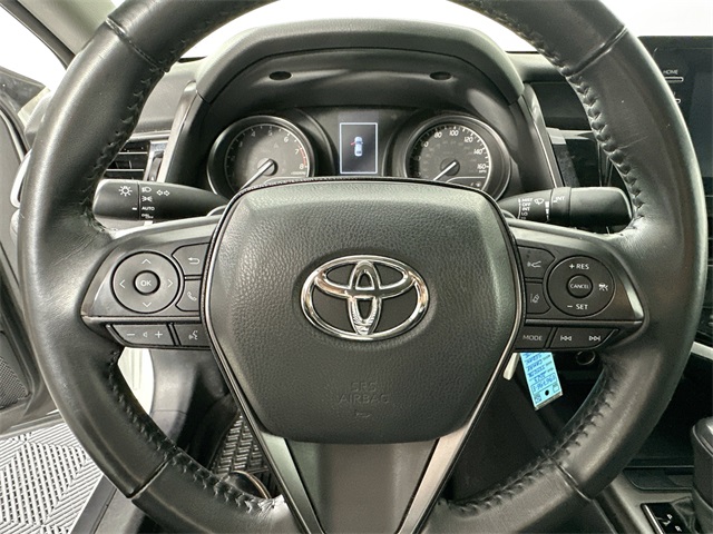 Vehicle image 18 of 28