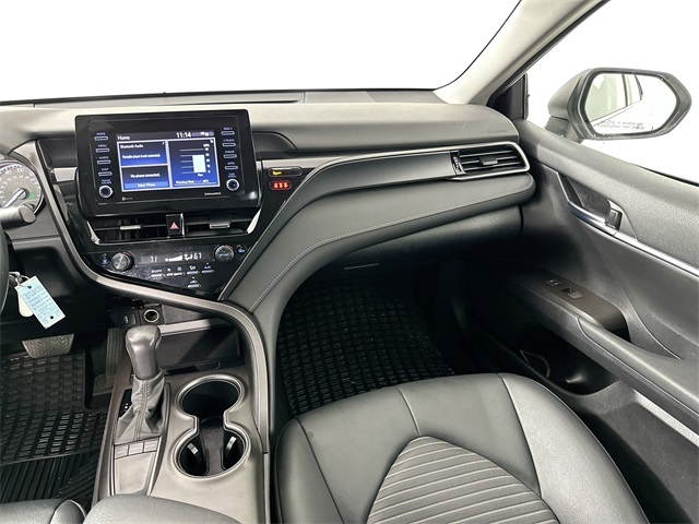 Vehicle image 24 of 28