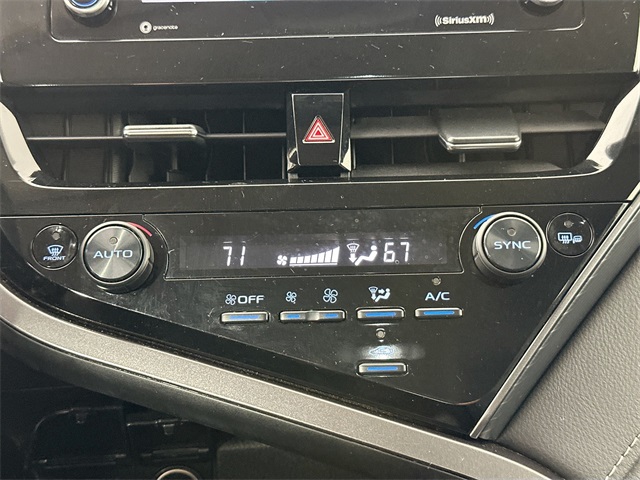 Vehicle image 13 of 28