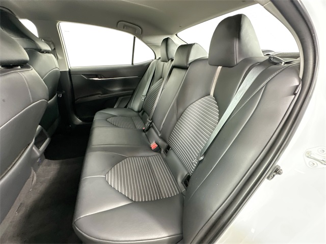 Vehicle image 23 of 28