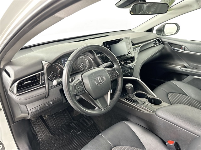 Vehicle image 17 of 28
