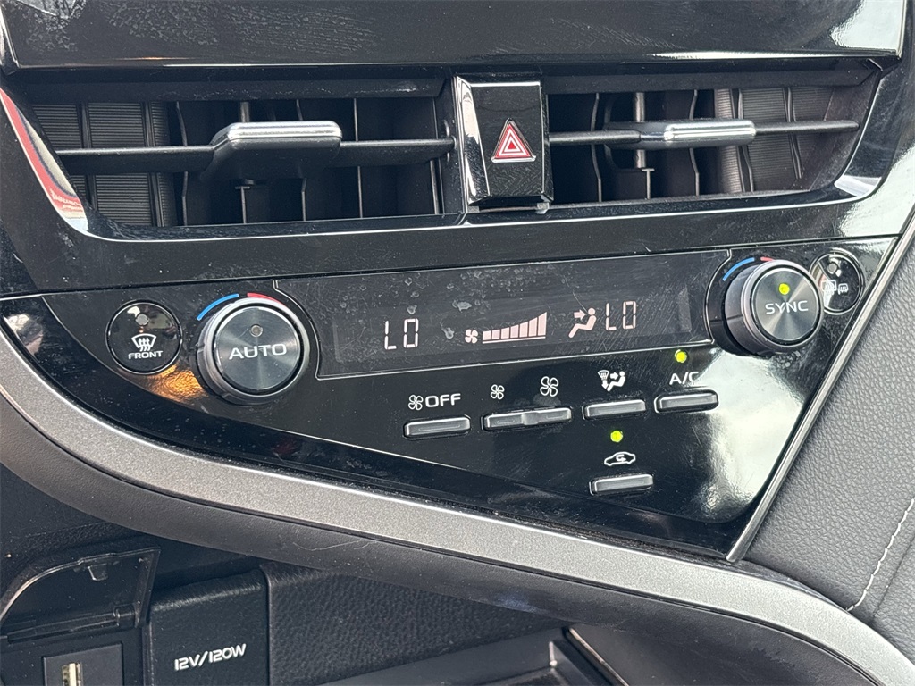 Vehicle image 14 of 25