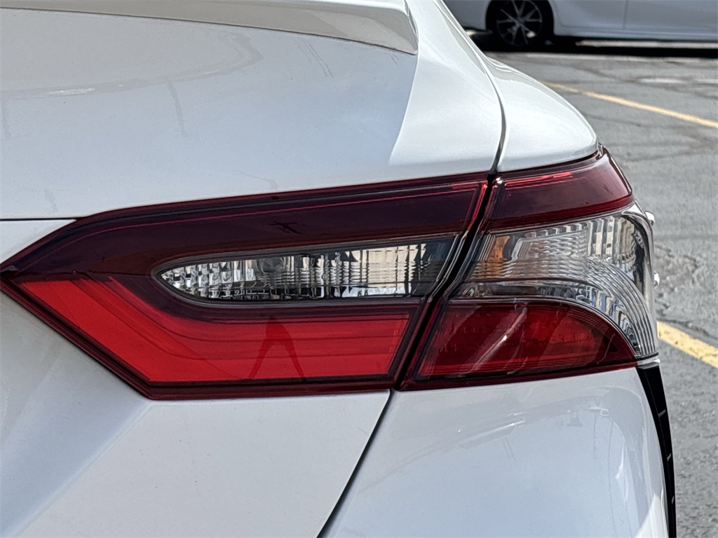 Vehicle image 6 of 25