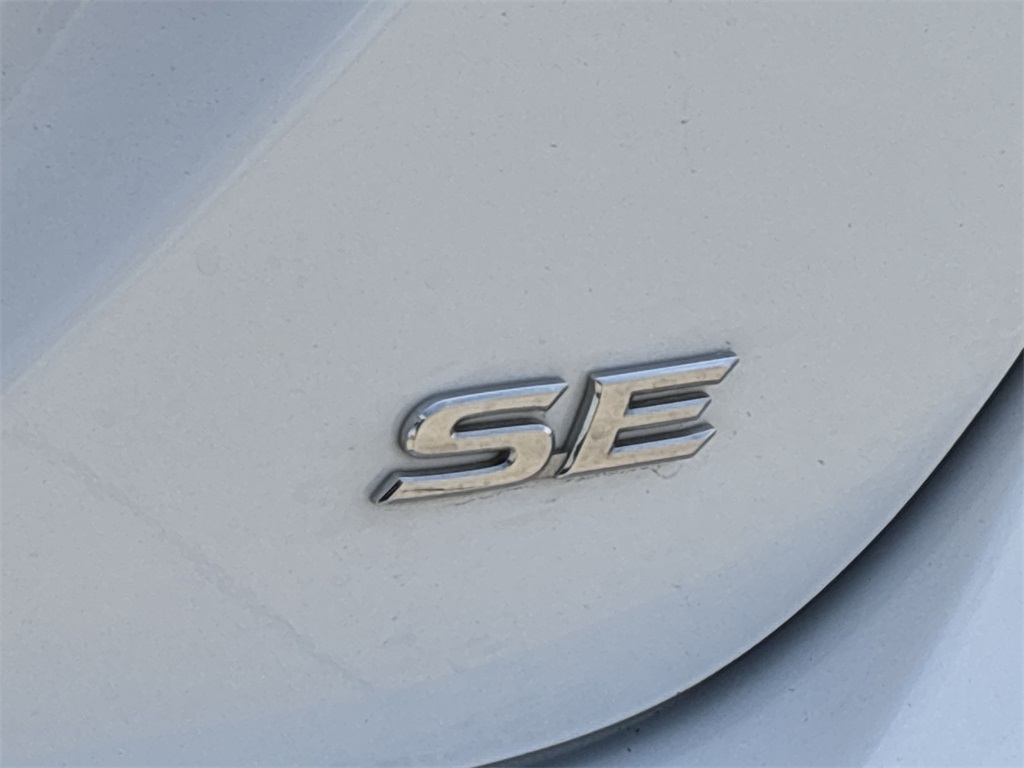 Vehicle image 7 of 25