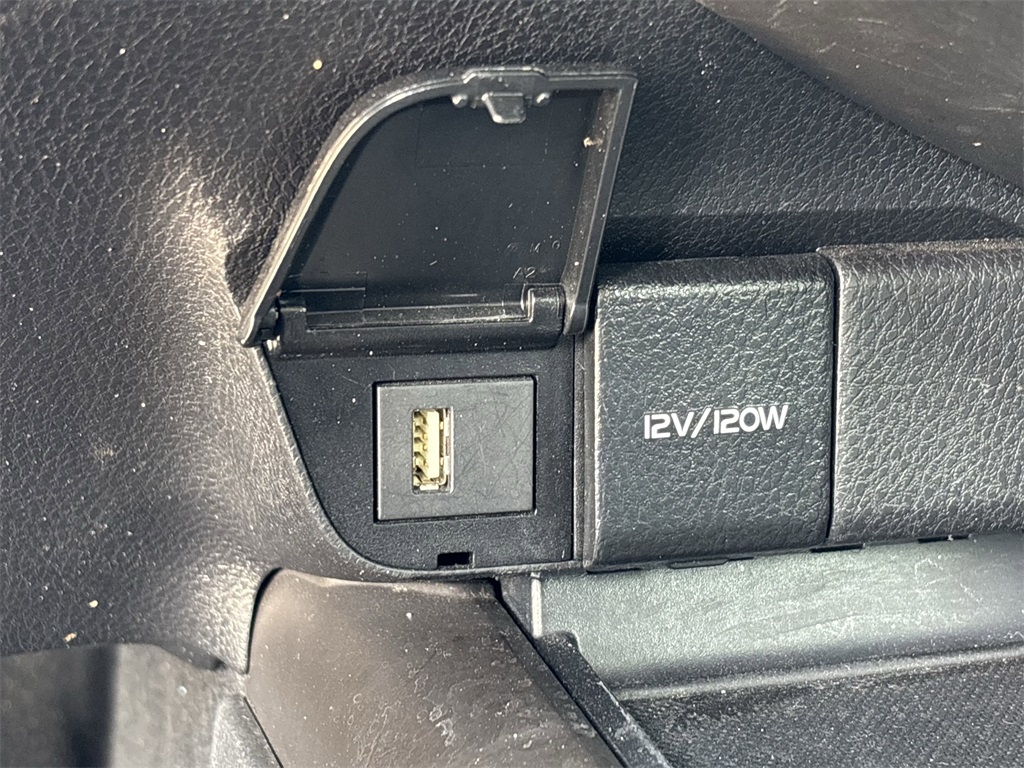 Vehicle image 15 of 25
