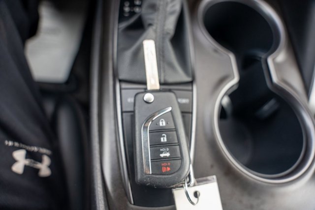 Vehicle image 29 of 35