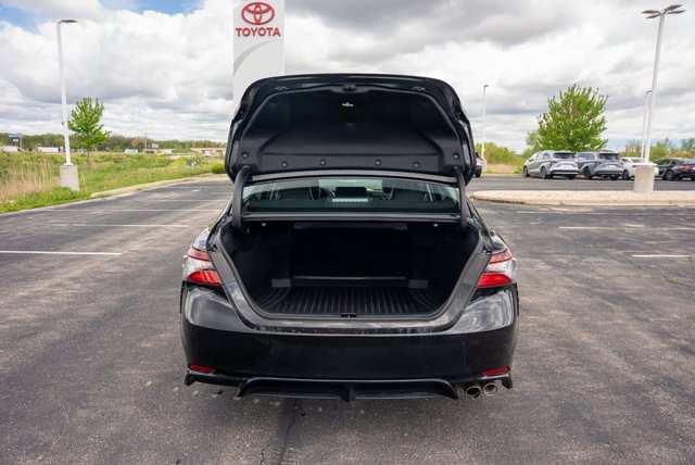 Vehicle image 10 of 35