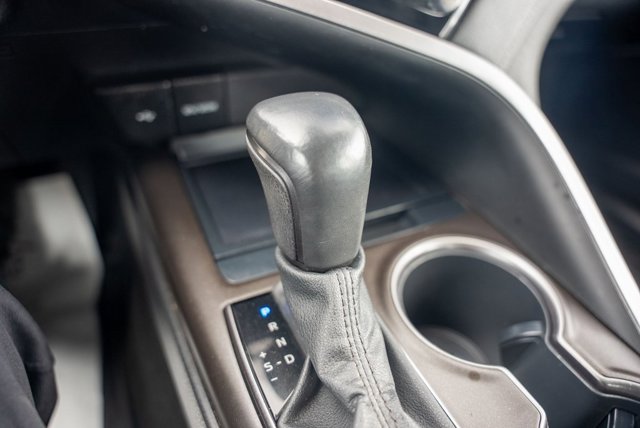 Vehicle image 25 of 35