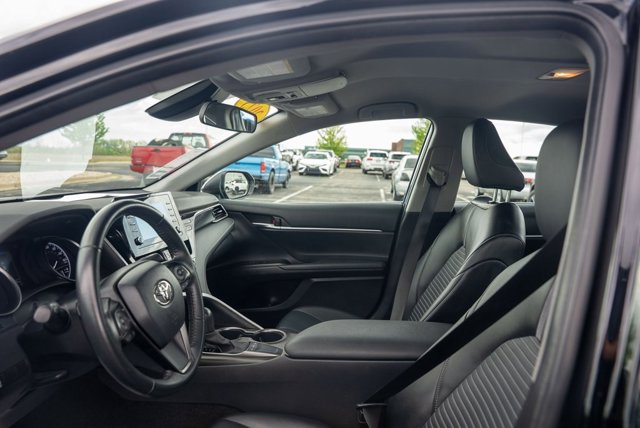 Vehicle image 19 of 35