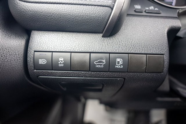 Vehicle image 20 of 35