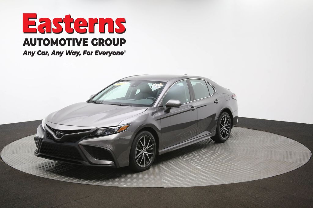 2023 Toyota Camry SE Image 1 of 65