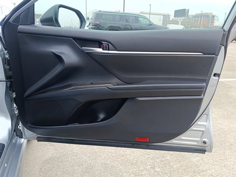 Vehicle image 15 of 31