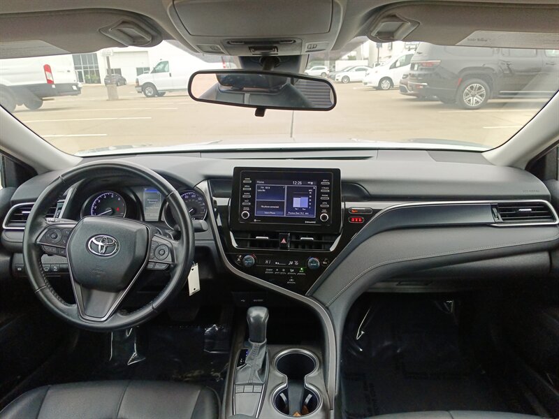 Vehicle image 24 of 31
