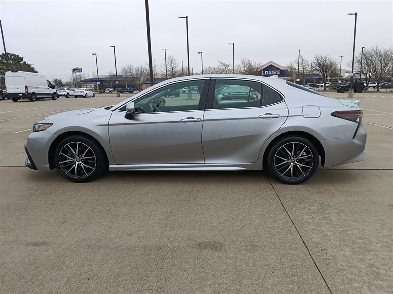 Vehicle image 2 of 31