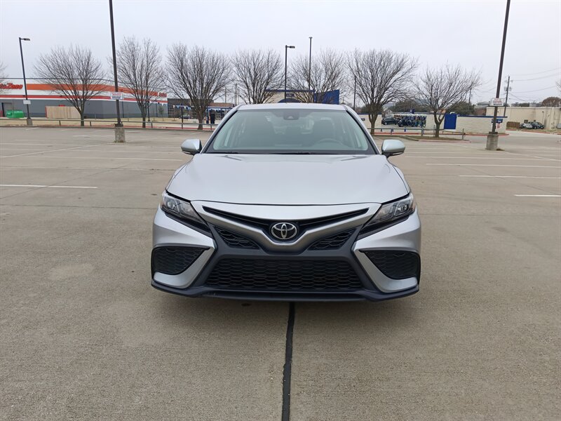 Vehicle image 10 of 31