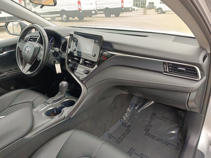 Vehicle image 23 of 31
