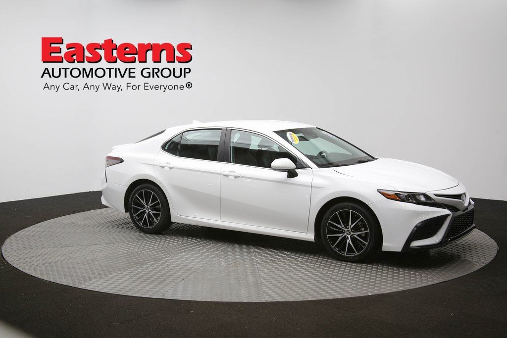 Vehicle image 13 of 61