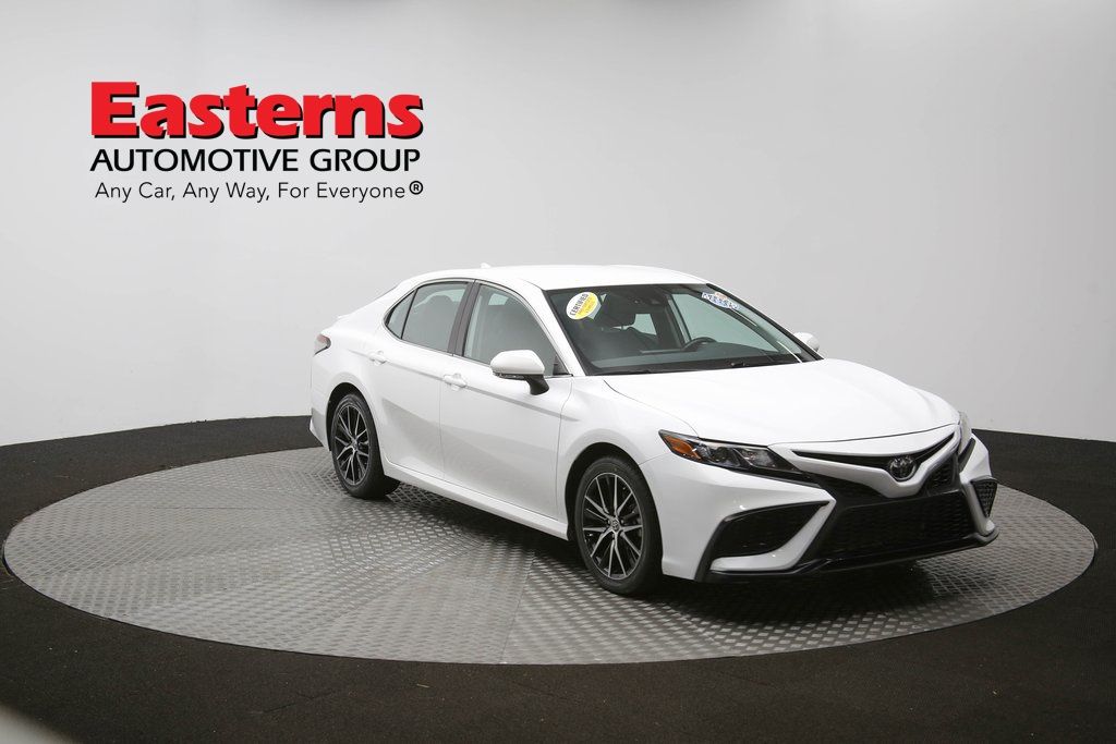 Vehicle image 11 of 61