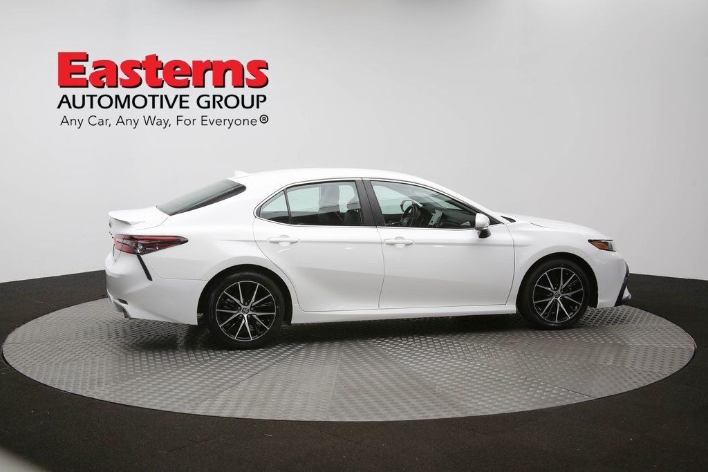 Vehicle image 22 of 61