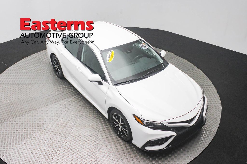 Vehicle image 15 of 61