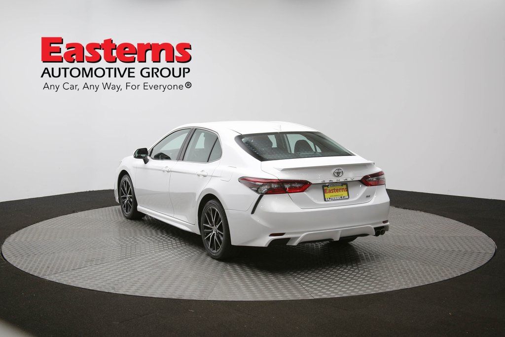 Vehicle image 32 of 61