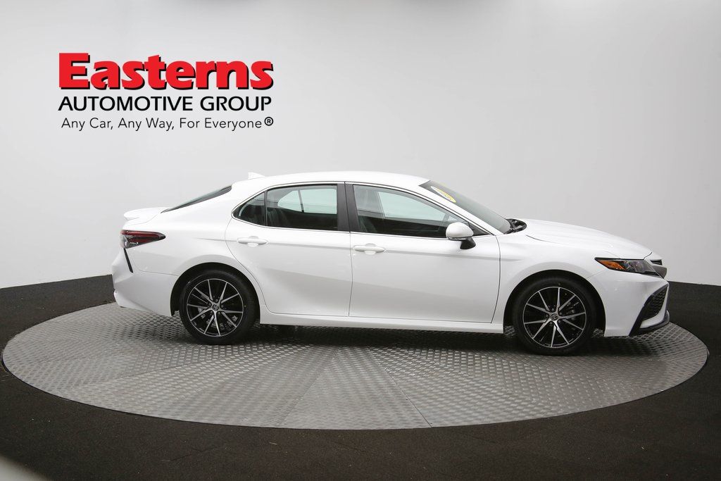 Vehicle image 18 of 61