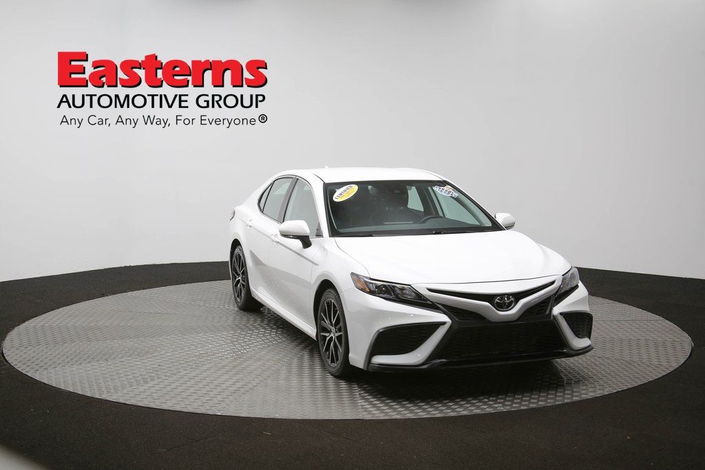 Vehicle image 10 of 61