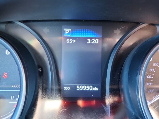 Vehicle image 21 of 25