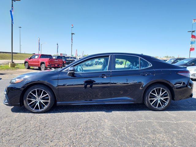 Vehicle image 2 of 25