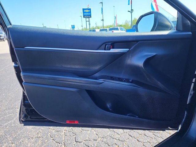 Vehicle image 17 of 25