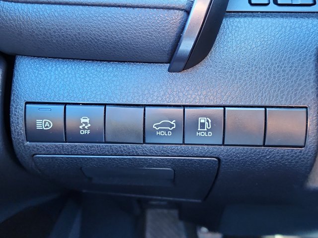 Vehicle image 24 of 25