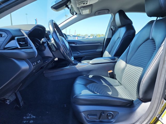 Vehicle image 10 of 25