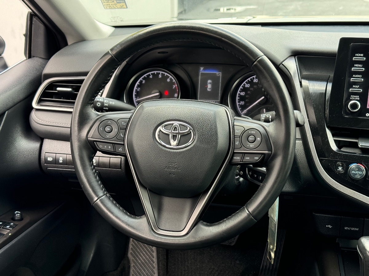 Vehicle image 18 of 18