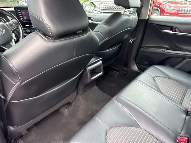 Vehicle image 16 of 35