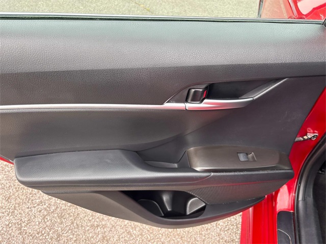 Vehicle image 18 of 35