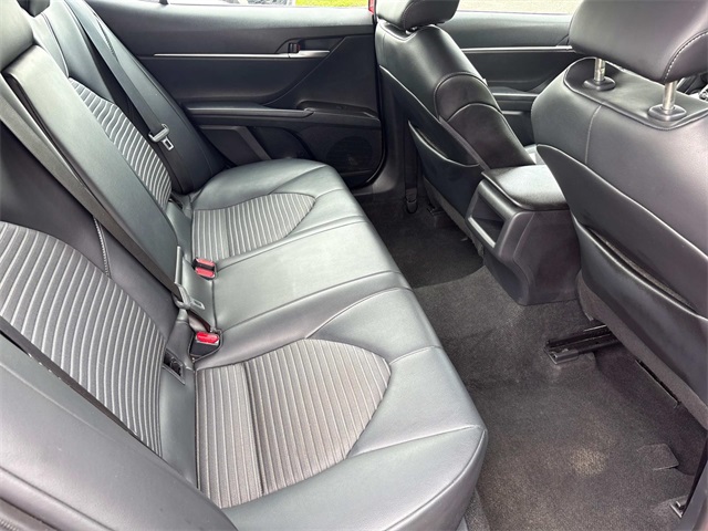 Vehicle image 20 of 35