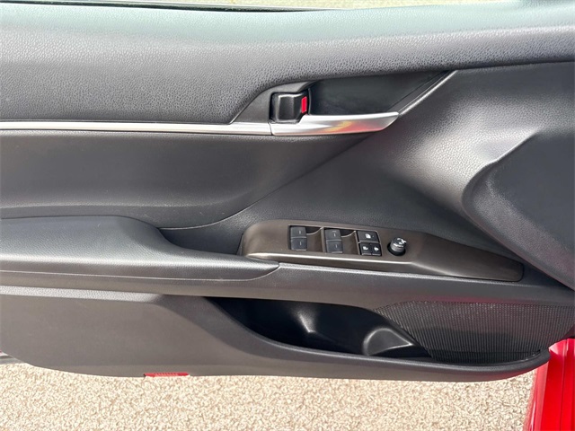 Vehicle image 23 of 35