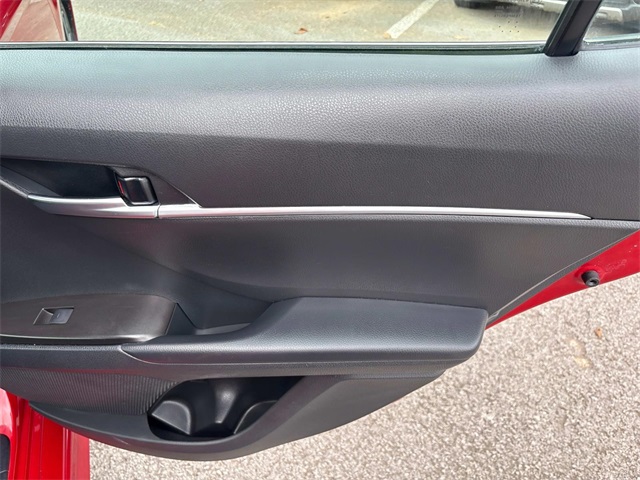 Vehicle image 19 of 35