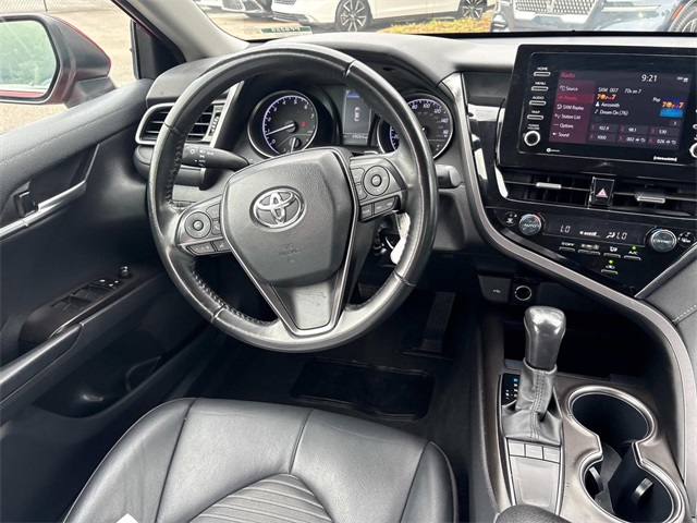Vehicle image 13 of 35