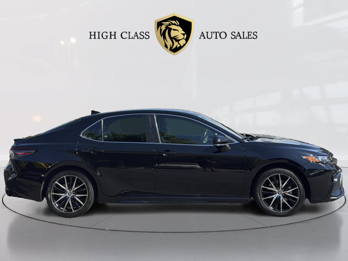 2023 Toyota Camry SE Image 8 of 52