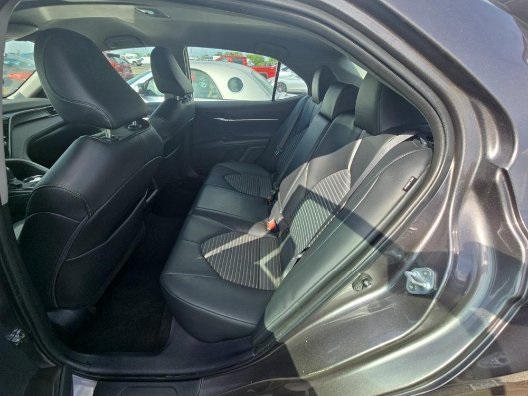 Vehicle image 11 of 13