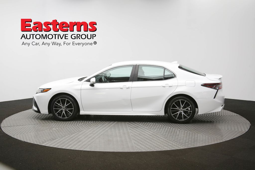 Vehicle image 35 of 61
