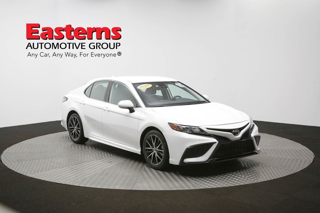 Vehicle image 11 of 61