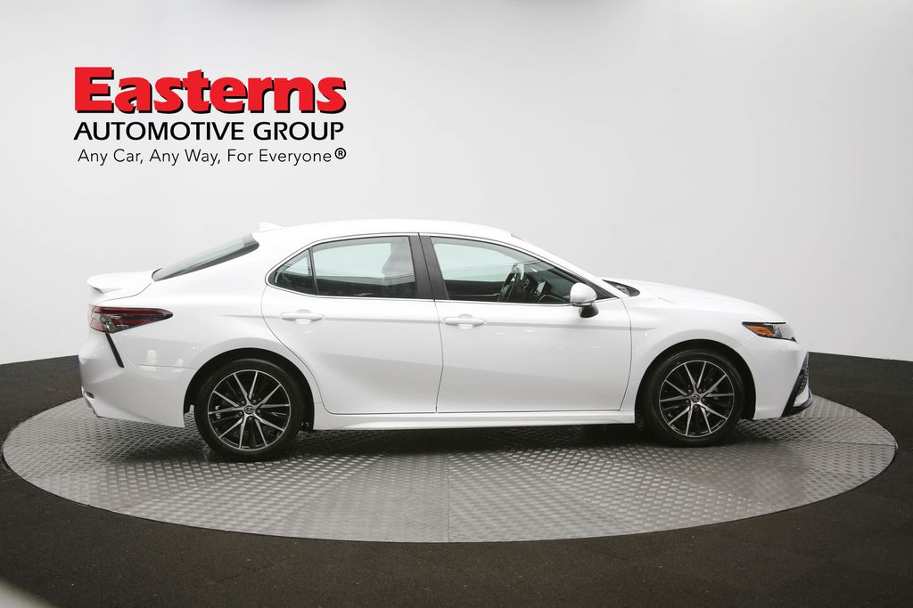 Vehicle image 19 of 61