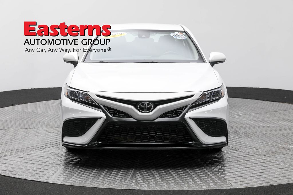 Vehicle image 9 of 61