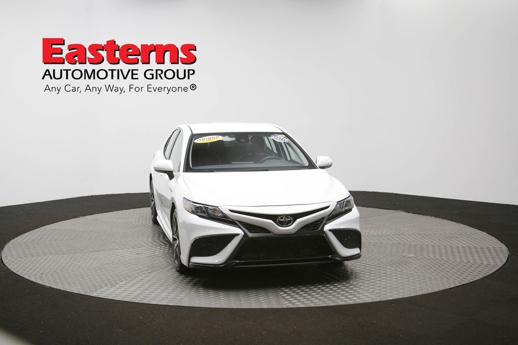 Vehicle image 15 of 61
