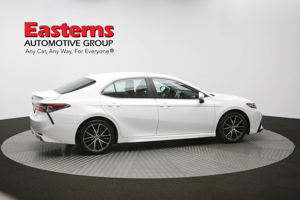 Vehicle image 20 of 61